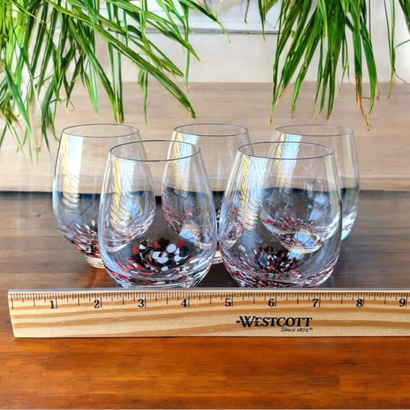 Set of 5 Stemless Glasses with Confetti Dot Base – Multicolor Bottom | Modern - Picture 5 of 7